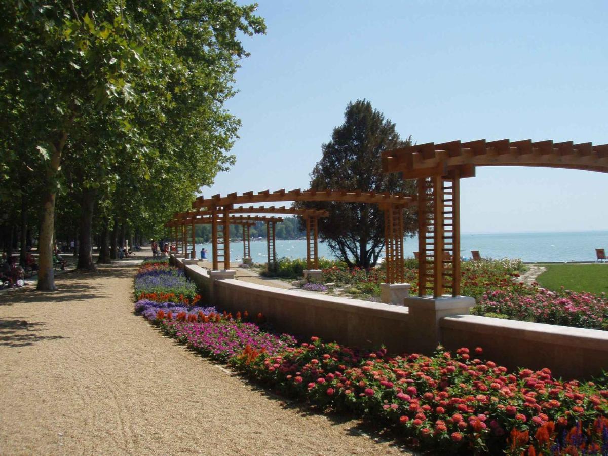 Apartment Gerania By Interhome Balatonfured Bagian luar foto